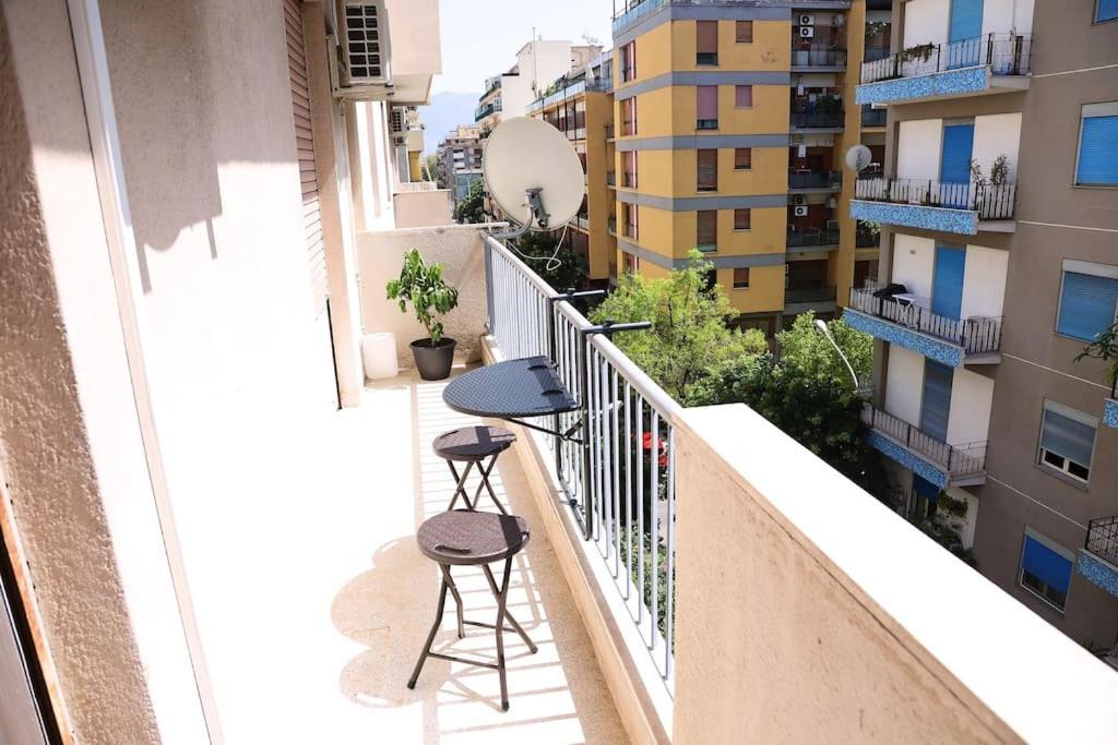 La Casa Del Maggiore, Tra Mare E Centro Apartment Palermo Bagian luar foto
