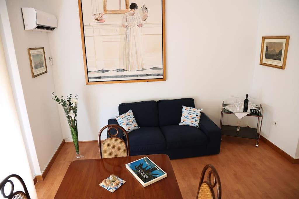La Casa Del Maggiore, Tra Mare E Centro Apartment Palermo Bagian luar foto